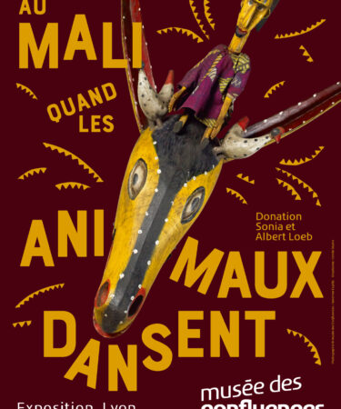 Masque antilope chevaline en bois peint avec marionnettes sogo bò, exposition Au Mali quand les animaux dansent, musée des Confluences Lyon 2026